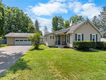 6 Parkway Drive , Baldwinsville, NY 13027