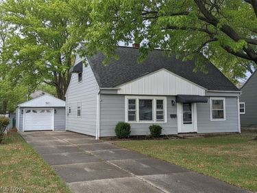 27151 Farringdon Avenue, Euclid, OH 44132