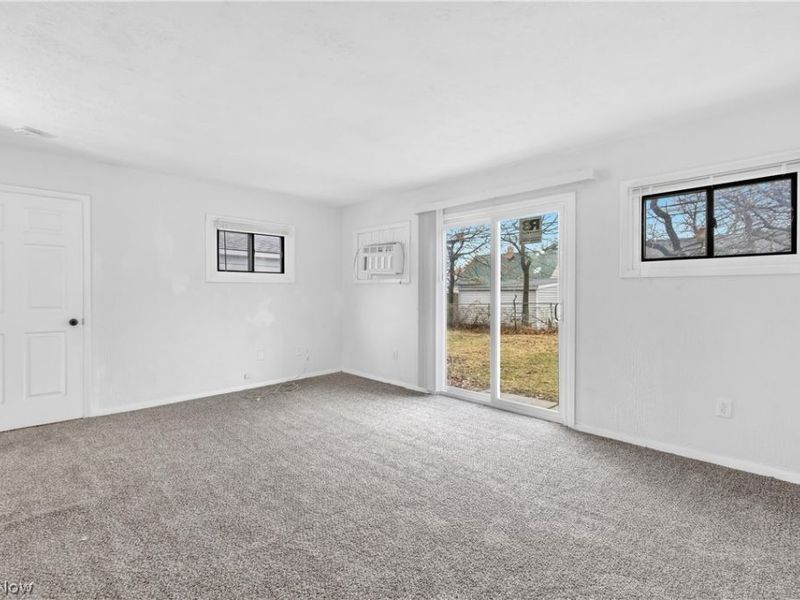 27151 Farringdon Avenue, Euclid, OH 44132 Photo 11