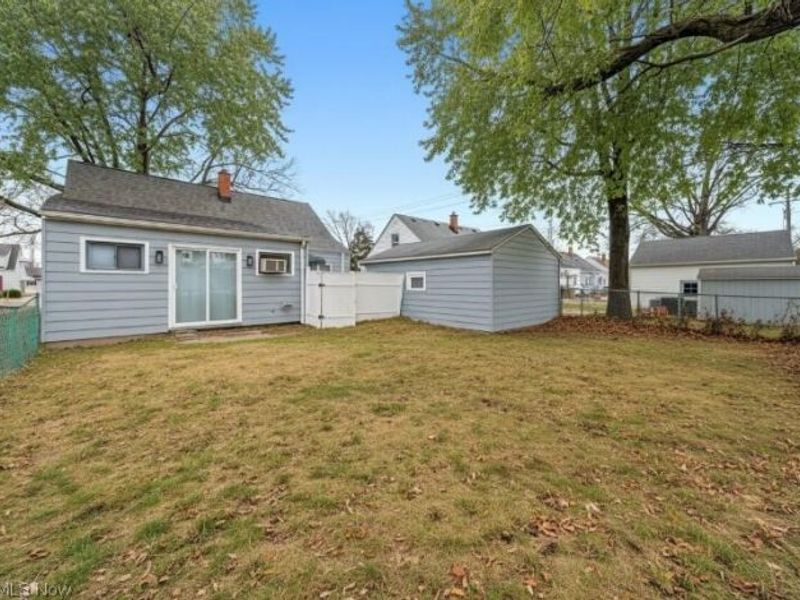 27151 Farringdon Avenue, Euclid, OH 44132 Photo 23