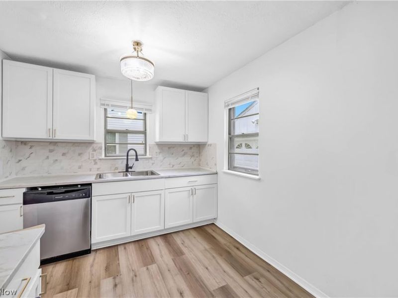 27151 Farringdon Avenue, Euclid, OH 44132 Photo 9