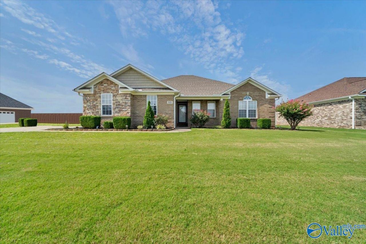 115 Evergreenview Drive, Hazel Green, AL 35750 Main Photo