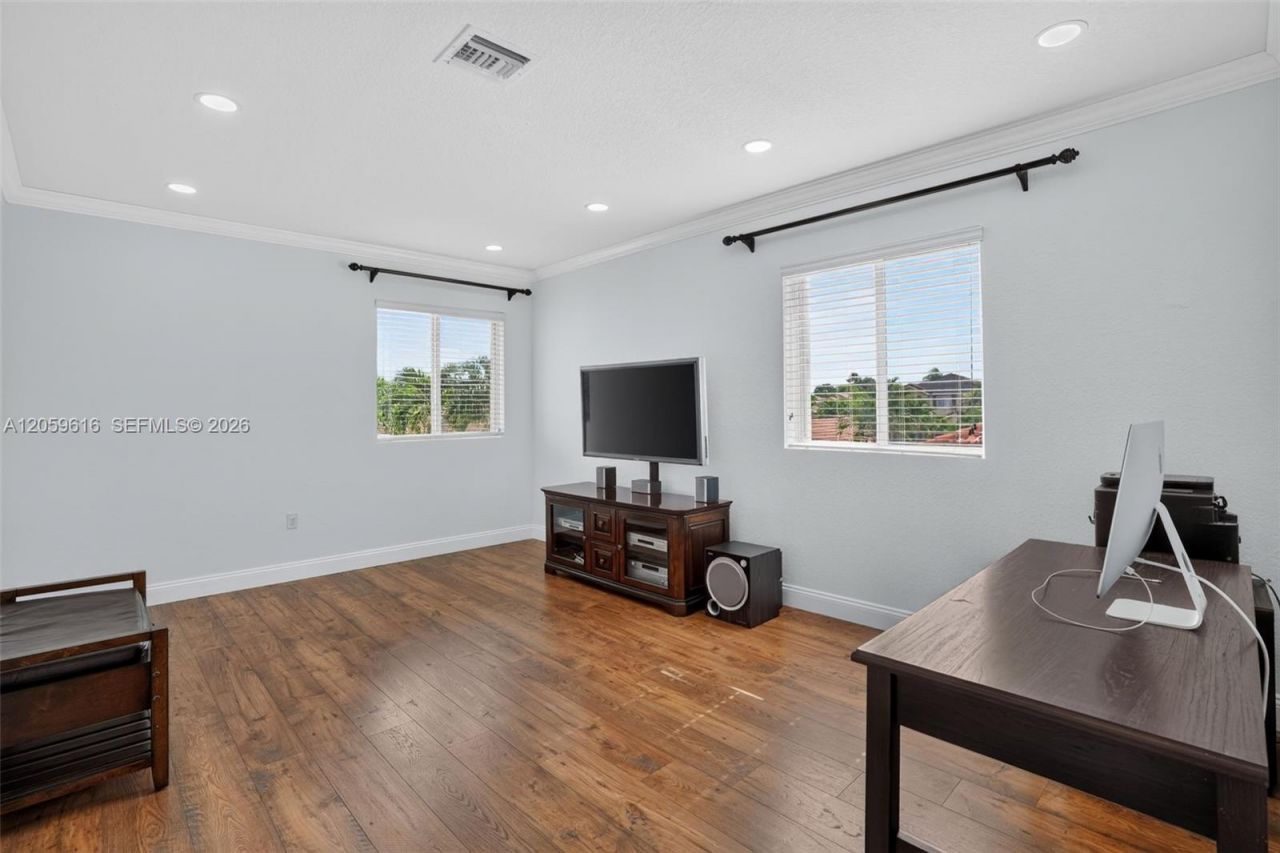 8961 SW 215th Ter, Cutler Bay, FL 33189 Photo