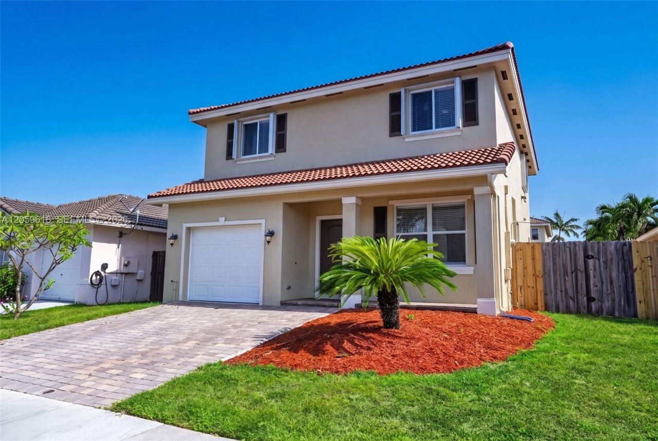 8961 SW 215th Ter, Cutler Bay, FL 33189 Photo