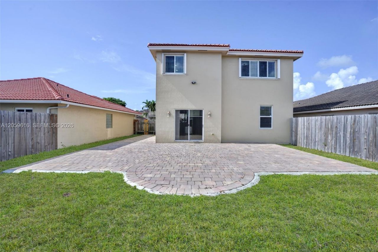 8961 SW 215th Ter, Cutler Bay, FL 33189 Photo