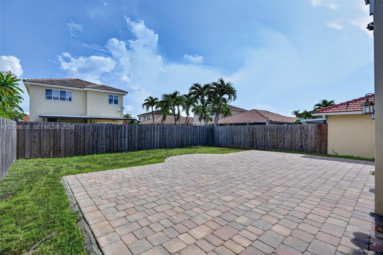 8961 SW 215th Ter, Cutler Bay, FL 33189 Photo