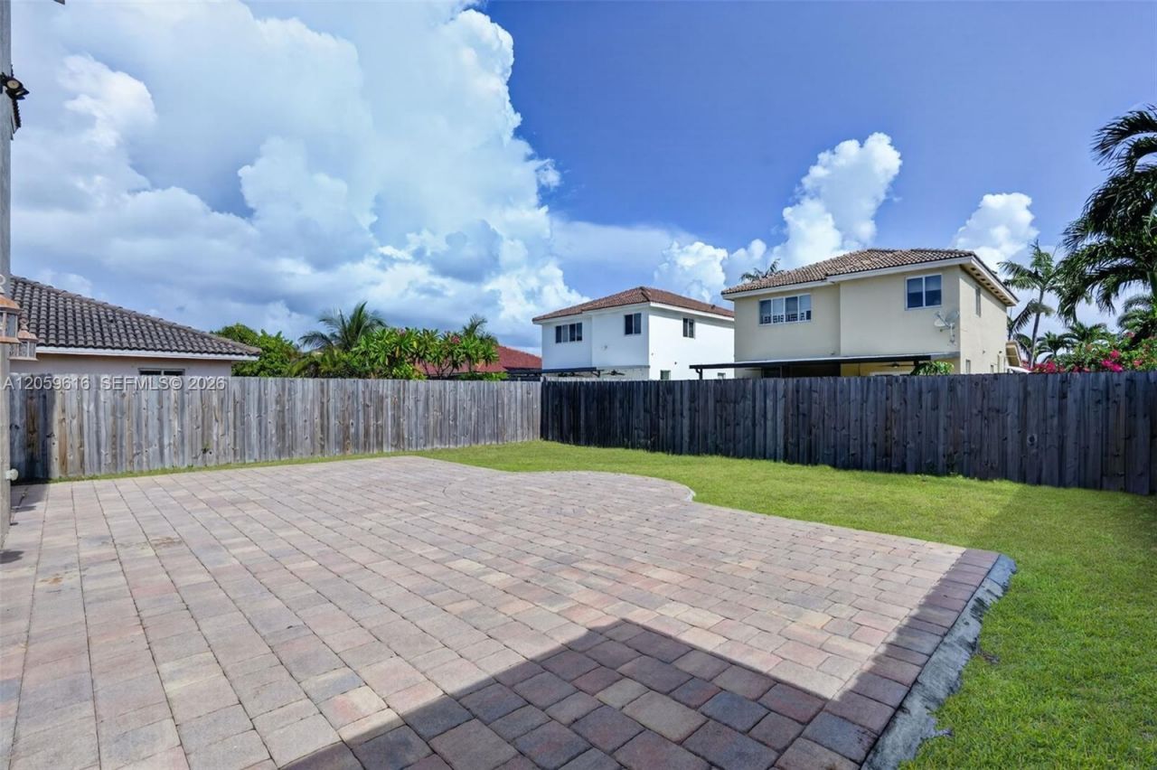 8961 SW 215th Ter, Cutler Bay, FL 33189 Photo