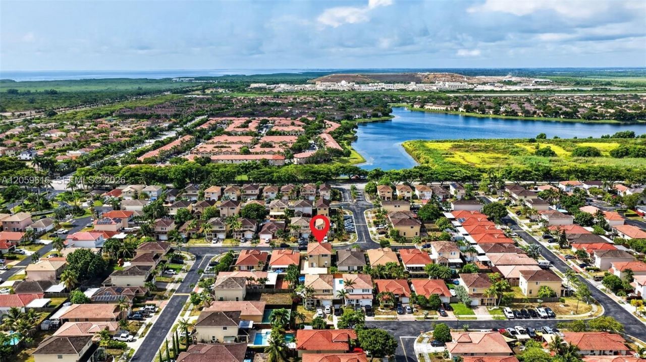 8961 SW 215th Ter, Cutler Bay, FL 33189 Photo