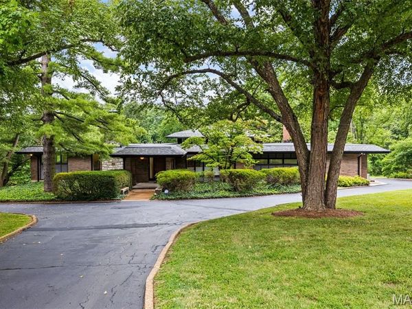 18 Spoede Lane , Creve Coeur, MO 63141