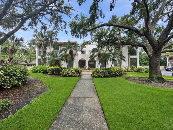 484 SANTA CRUZ PLACE NE, Unit D, ST PETERSBURG, FL 33703