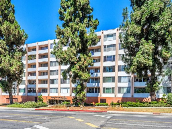 421 S La Fayette Park Place, Unit 210, Los Angeles, CA 90057