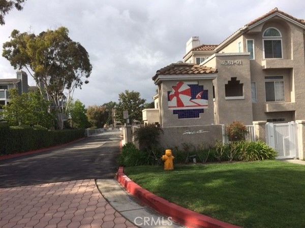 4591 Warner Avenue, Unit 203, Huntington Beach, CA 92649