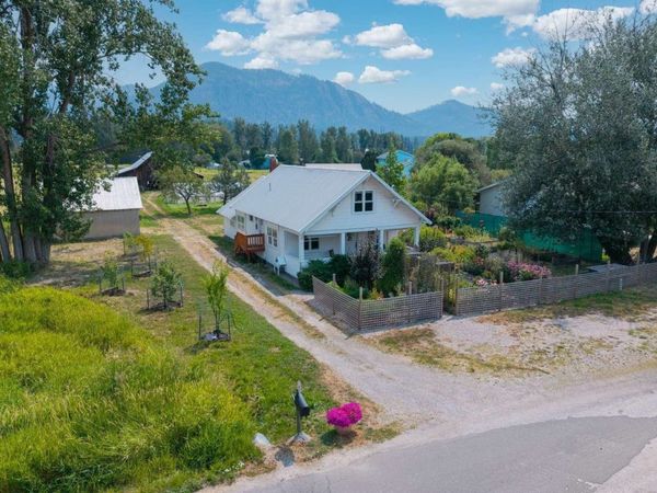 910 N 3rd St, Chewelah, WA 99109