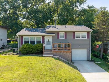5912 N 69th Street, Omaha, NE 68104