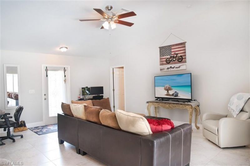 818 SW 11th Ave , Cape Coral, FL 33991 Photo