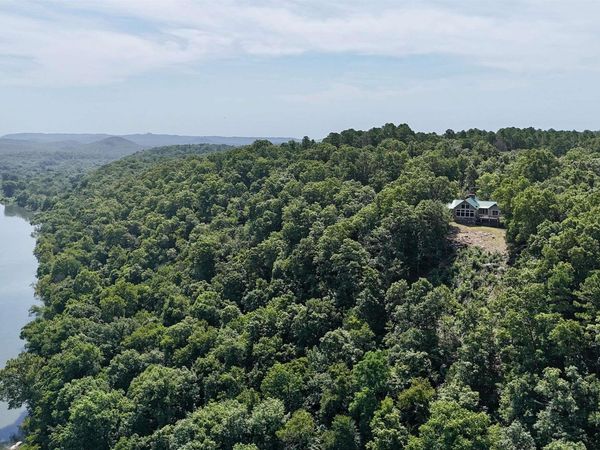 1154 Forest Home LN, Calico Rock, AR 72519