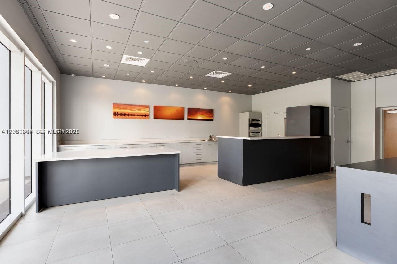 6365 Collins Ave, Unit 802, Miami Beach, FL 33141 Photo