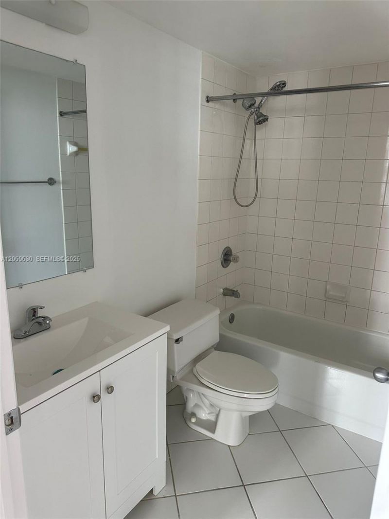 701 Brickell Key Blvd , Unit 1808, Miami, FL 33131 Photo