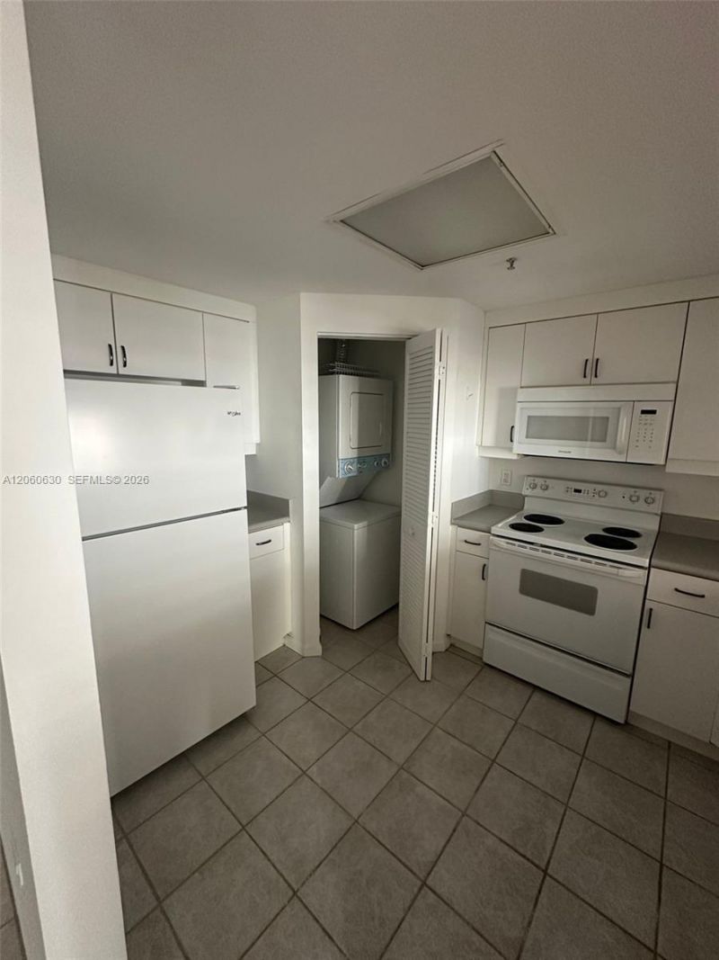 701 Brickell Key Blvd , Unit 1808, Miami, FL 33131 Photo