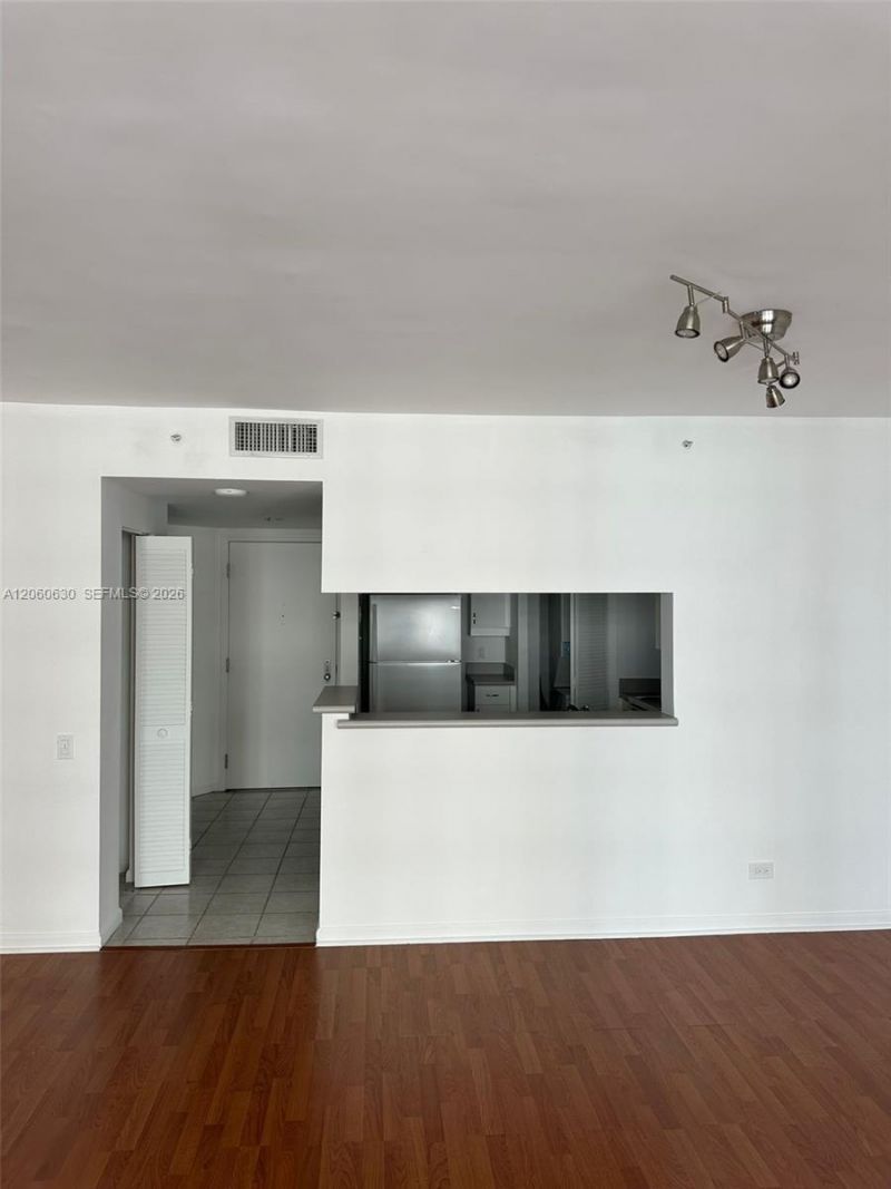 701 Brickell Key Blvd , Unit 1808, Miami, FL 33131 Photo