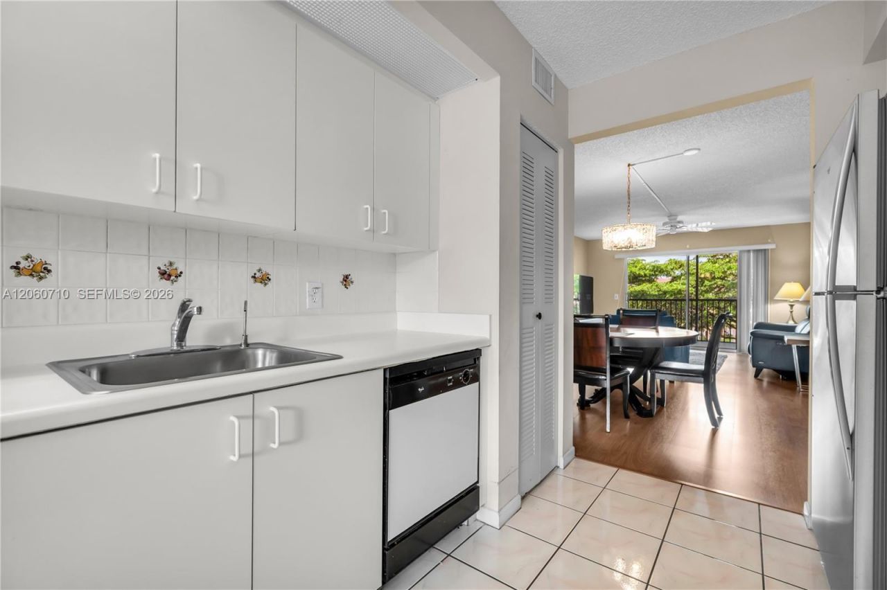 750 SW 138th Ave, Unit 304F, Pembroke Pines, FL 33027 Photo
