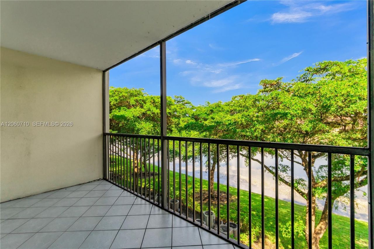 750 SW 138th Ave, Unit 304F, Pembroke Pines, FL 33027 Photo