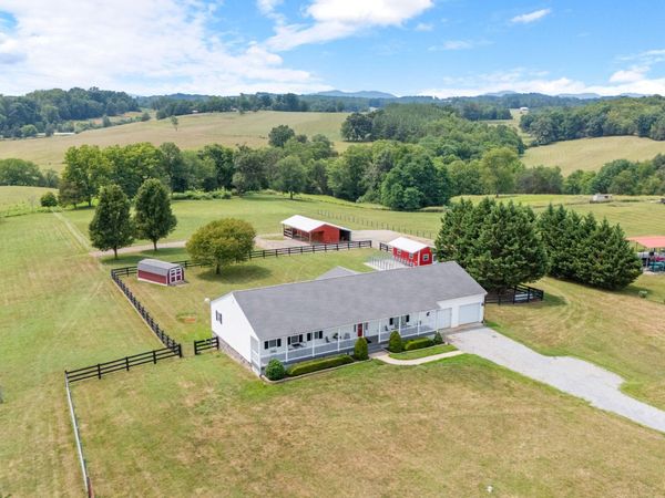 4755 Old Country RD , Bedford, VA 24523