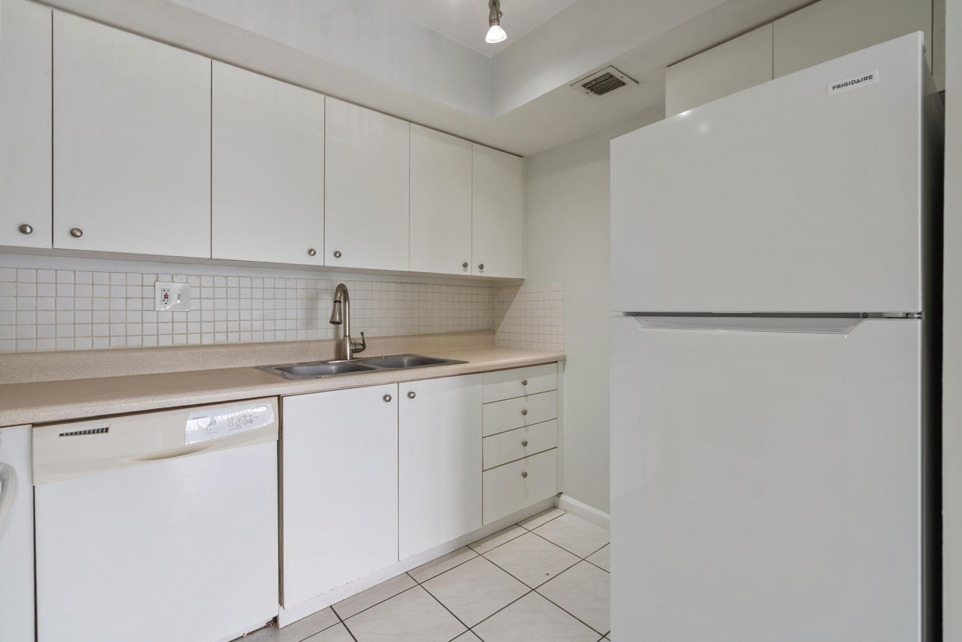 701 NW 19th Street, Unit 306, Fort Lauderdale, FL 33311 Photo