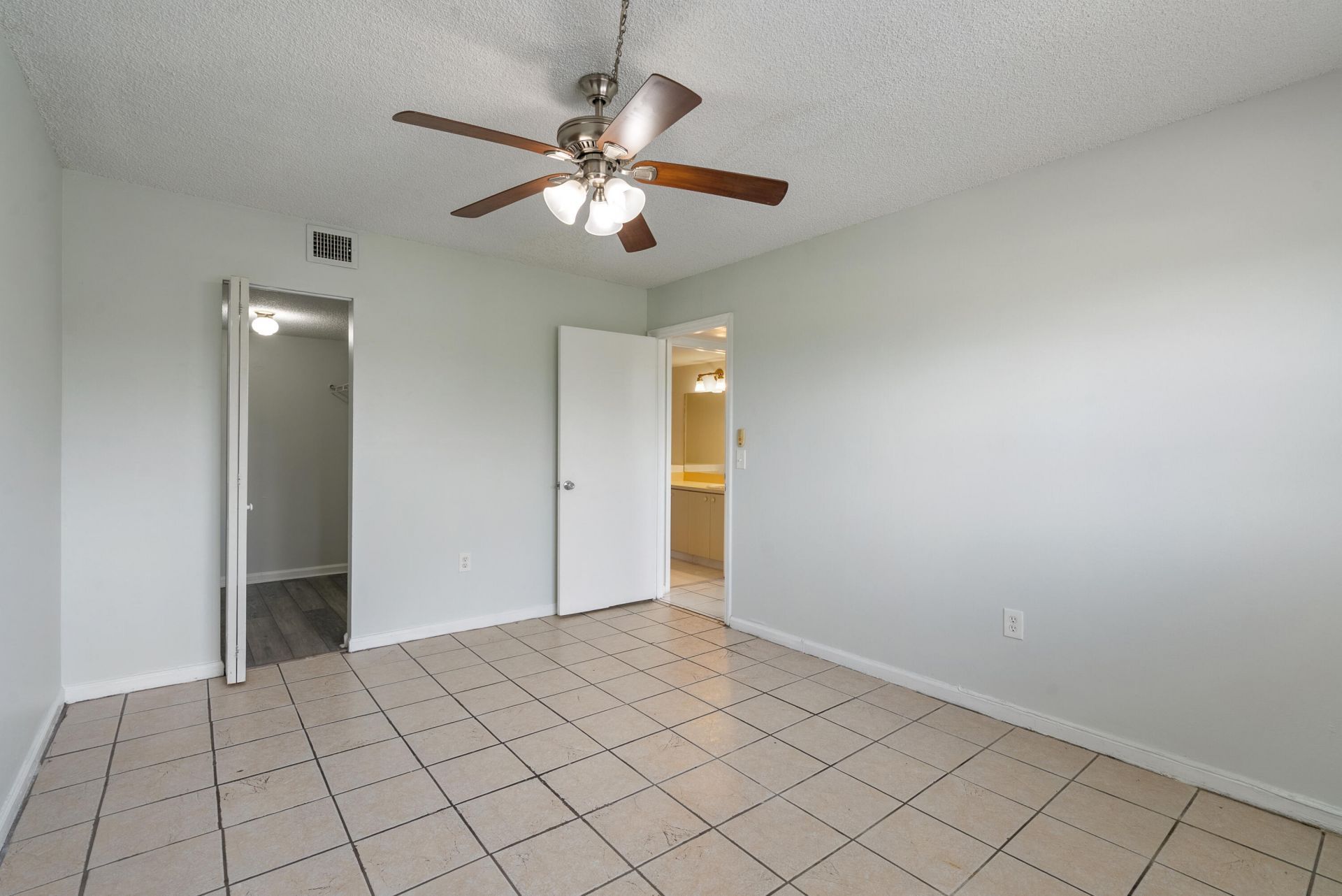 701 NW 19th Street, Unit 306, Fort Lauderdale, FL 33311 Photo