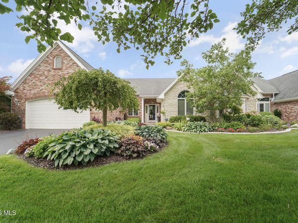 8044 English Garden Court, Maumee, OH 43537