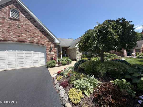 8044 English Garden Court, Maumee, OH 43537