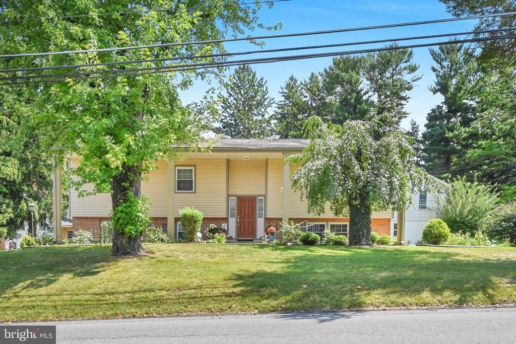 17 FURNACE ROAD, WERNERSVILLE, PA 19565
