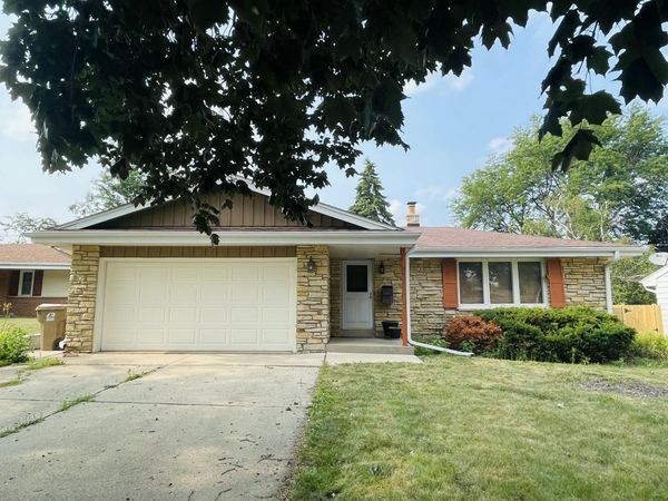 4726 69TH St, Kenosha, WI 53142