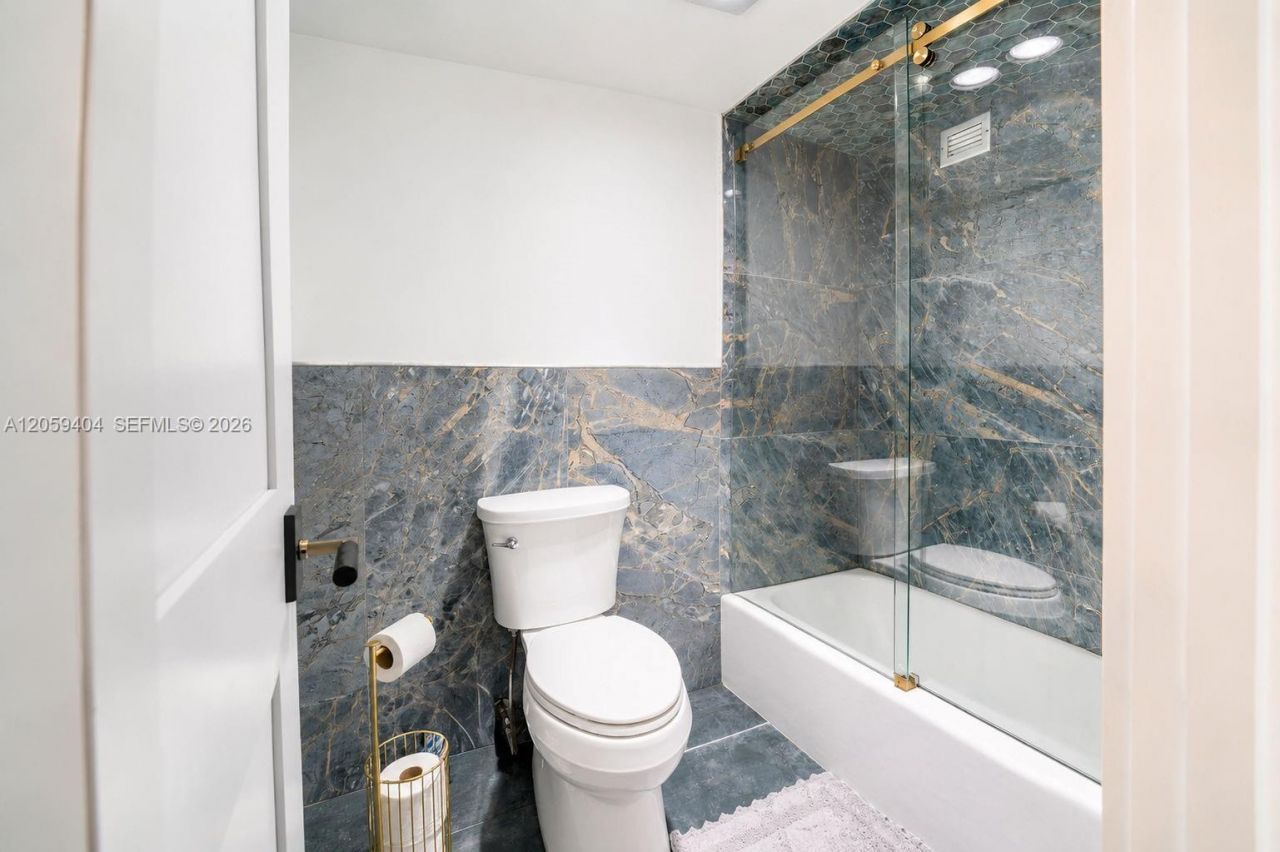 1817 S Ocean Dr, Unit 215, Hallandale Beach, FL 33009 Photo