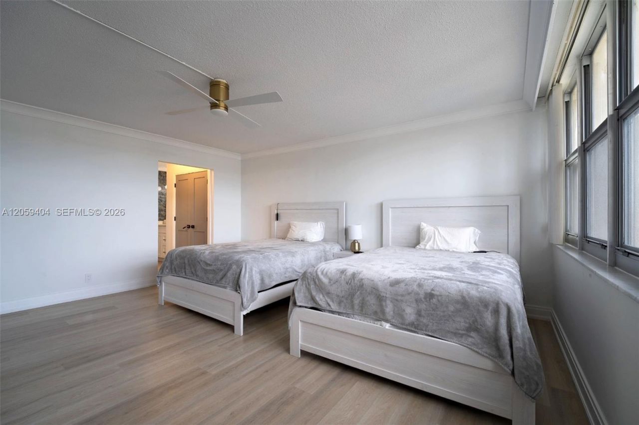 1817 S Ocean Dr, Unit 215, Hallandale Beach, FL 33009 Photo