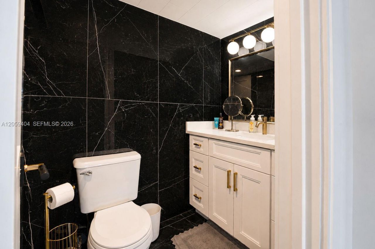 1817 S Ocean Dr, Unit 215, Hallandale Beach, FL 33009 Photo