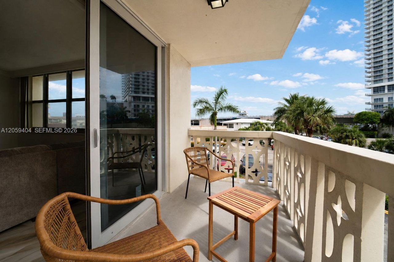 1817 S Ocean Dr, Unit 215, Hallandale Beach, FL 33009 Photo