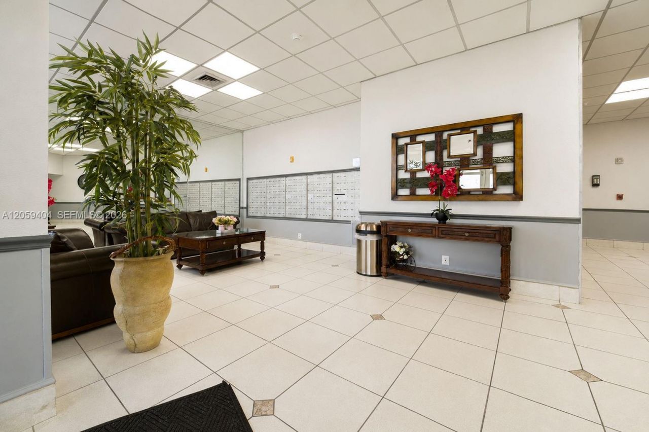 1817 S Ocean Dr, Unit 215, Hallandale Beach, FL 33009 Photo