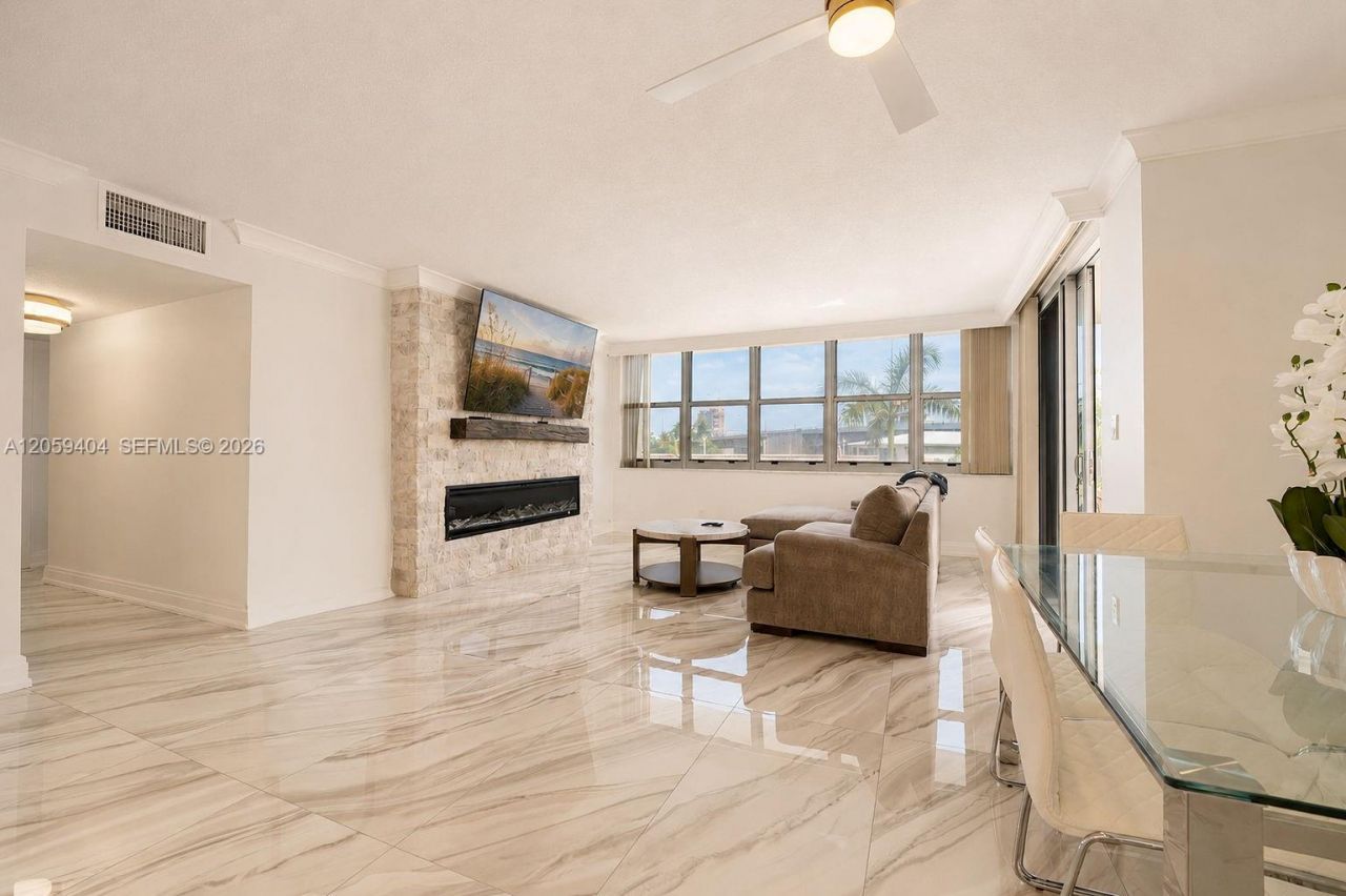 1817 S Ocean Dr, Unit 215, Hallandale Beach, FL 33009 Photo