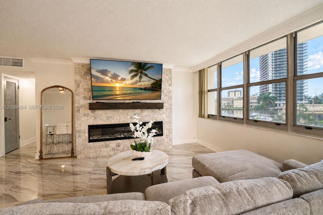 1817 S Ocean Dr, Unit 215, Hallandale Beach, FL 33009 Photo