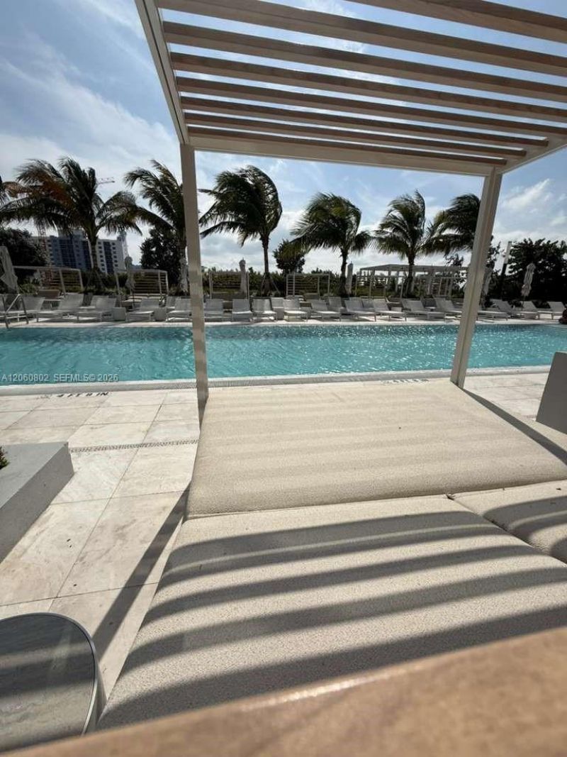 580 72nd St, Unit 602, Miami Beach, FL 33141 Photo