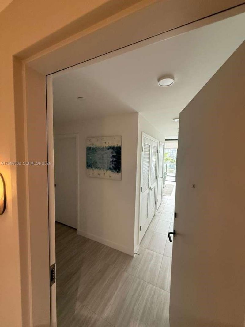 580 72nd St, Unit 602, Miami Beach, FL 33141 Photo