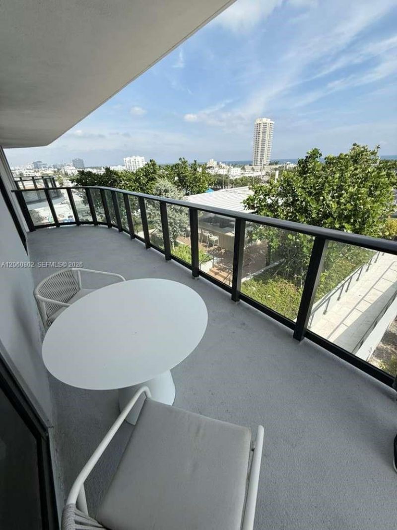 580 72nd St, Unit 602, Miami Beach, FL 33141 Photo