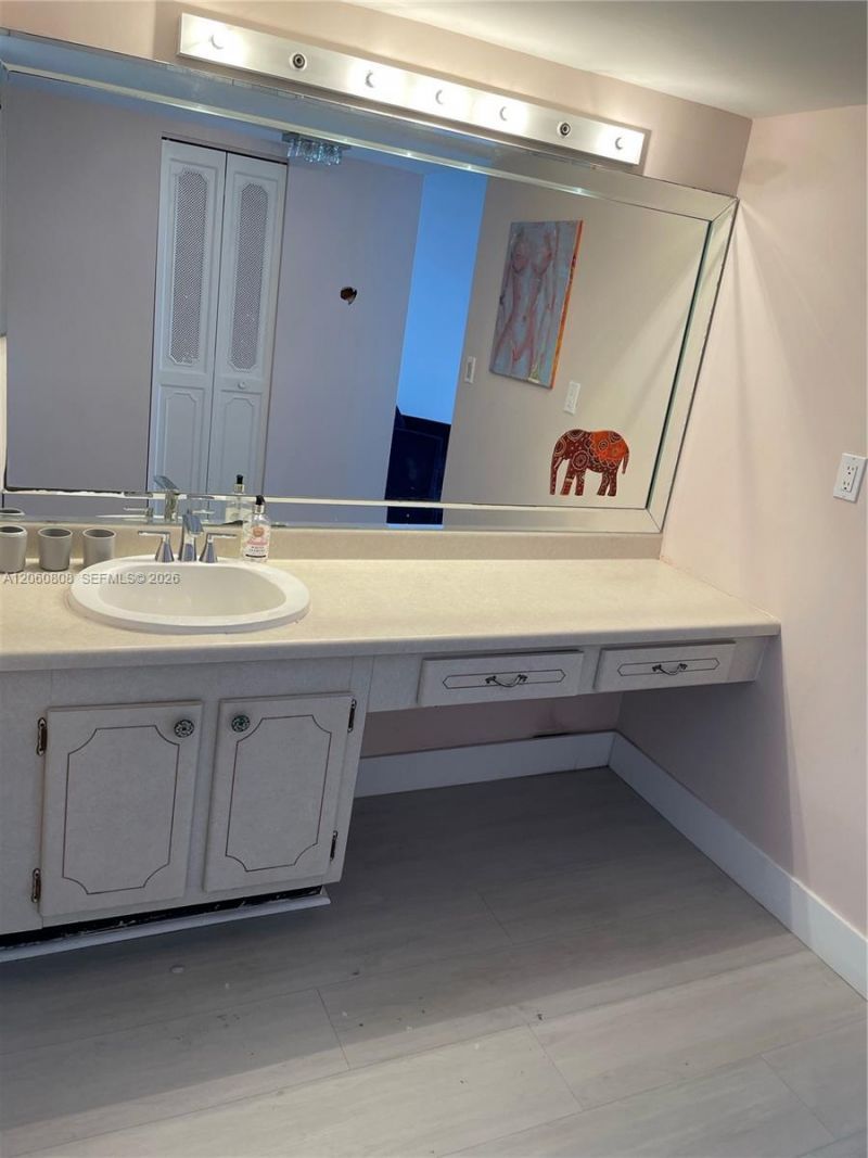 3375 N Country Club Dr, Unit 803, Aventura, FL 33180 Photo