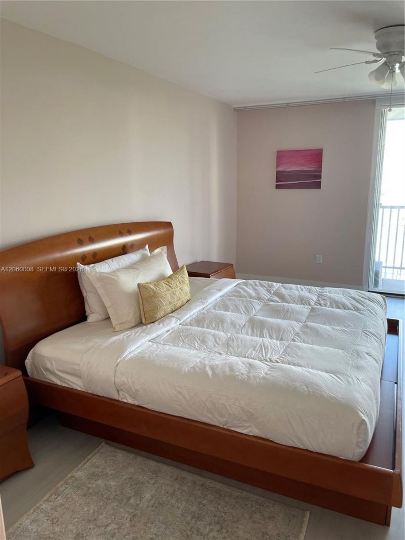 3375 N Country Club Dr, Unit 803, Aventura, FL 33180 Photo