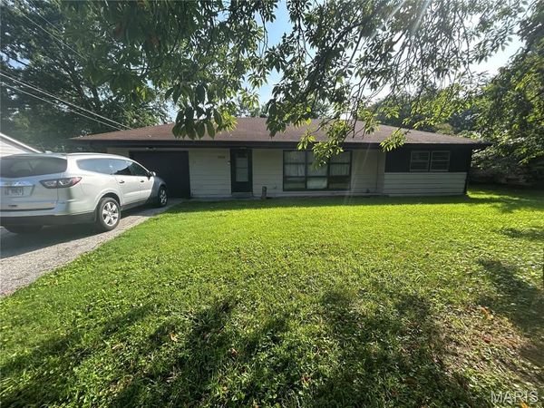1923 Florence Street , Cahokia, IL 62206