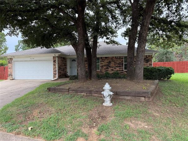 4608 Elm Tree Court, Arlington, TX 76017