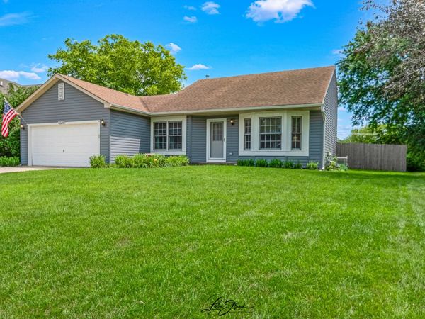 4609 W Glenbrook Trail , McHenry, IL 60050