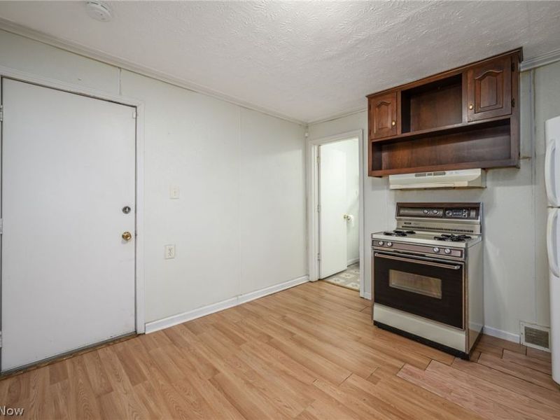 324 Eastland Avenue, Akron, OH 44305 Photo 7