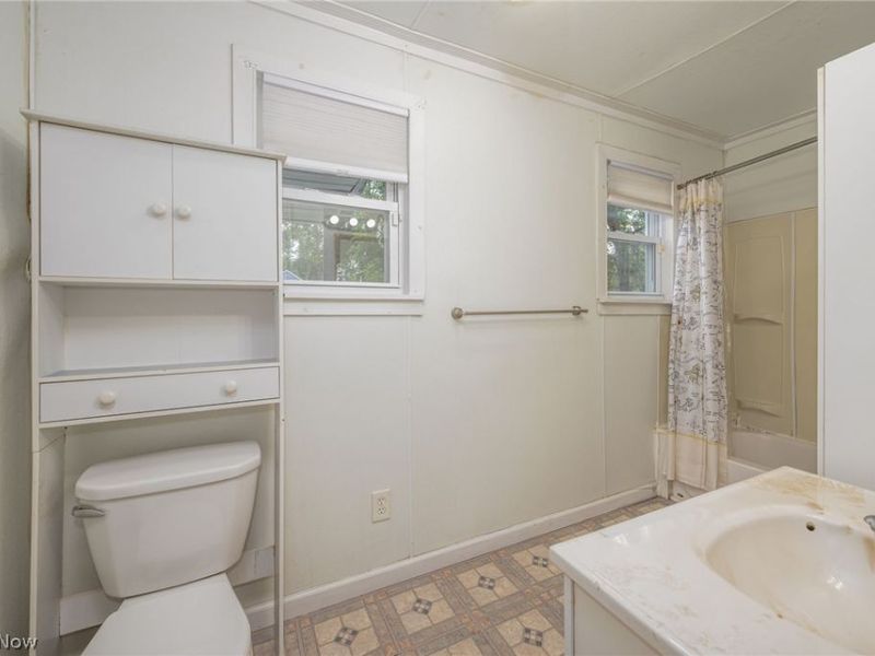 324 Eastland Avenue, Akron, OH 44305 Photo 8